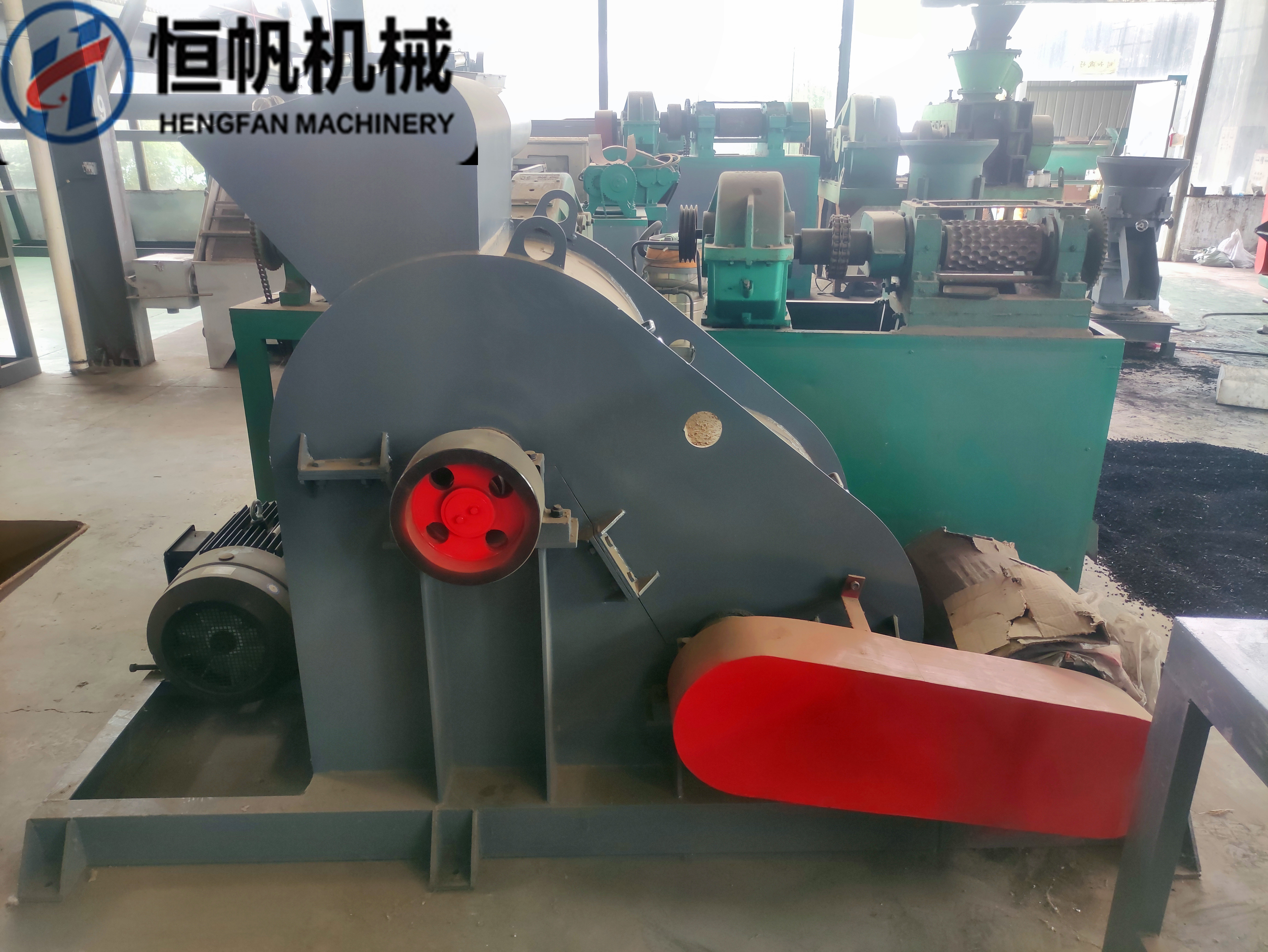 翻堆機(jī)與其他類型機(jī)如“打翻機(jī)”、 “攪拌機(jī)”、“螺旋翻攪機(jī)”等相比具有顯著特點(diǎn)(圖1)